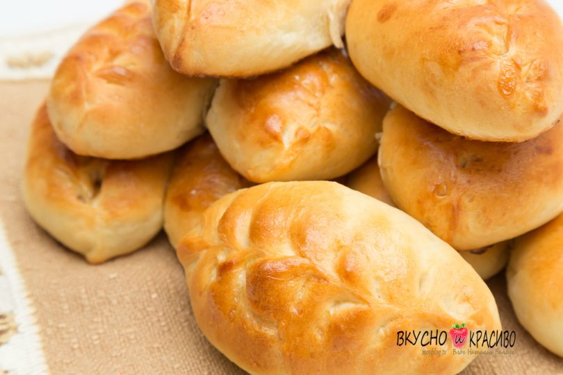 Печёные пирожки с повидлом
