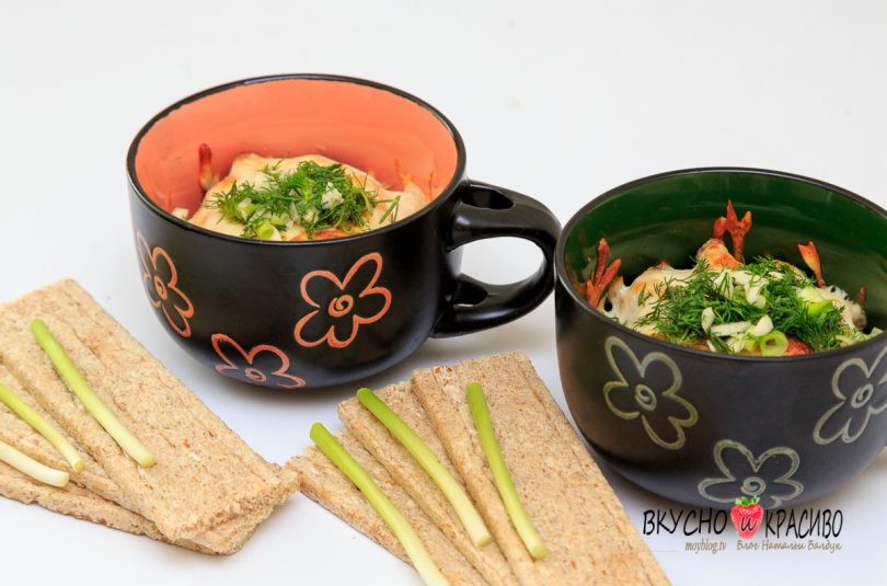 Жульен с грибами и курицей.