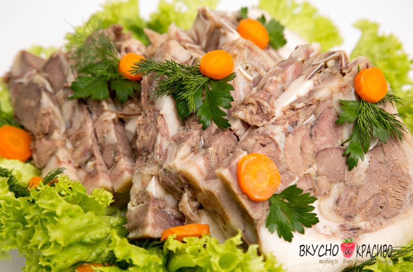 Рулет из свиной головы