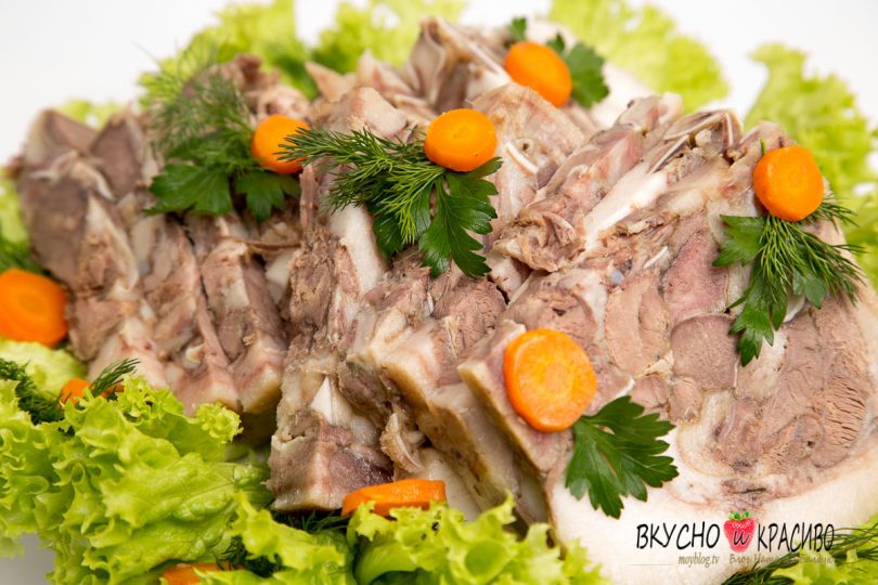 Рулет из свиной головы