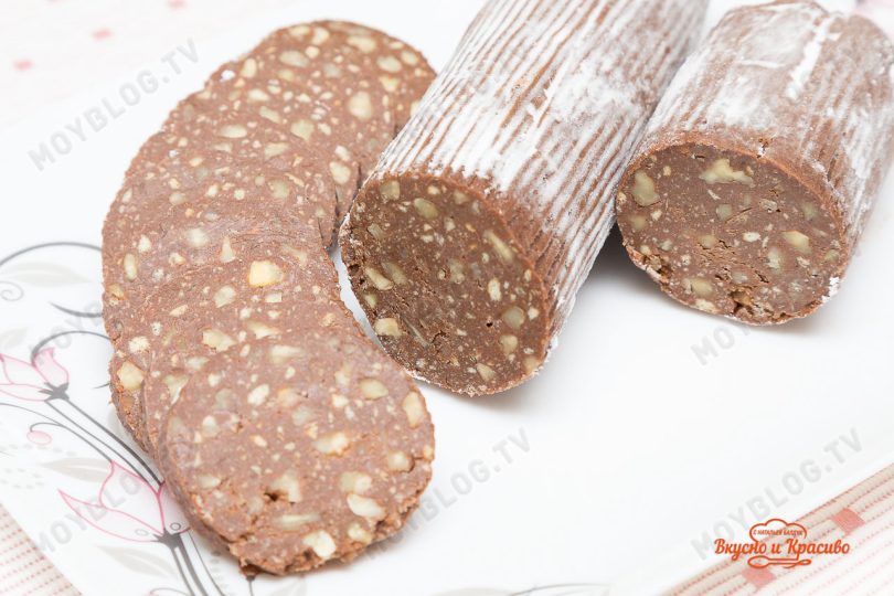 Шоколадная колбаска с орешками (десерт из детства)